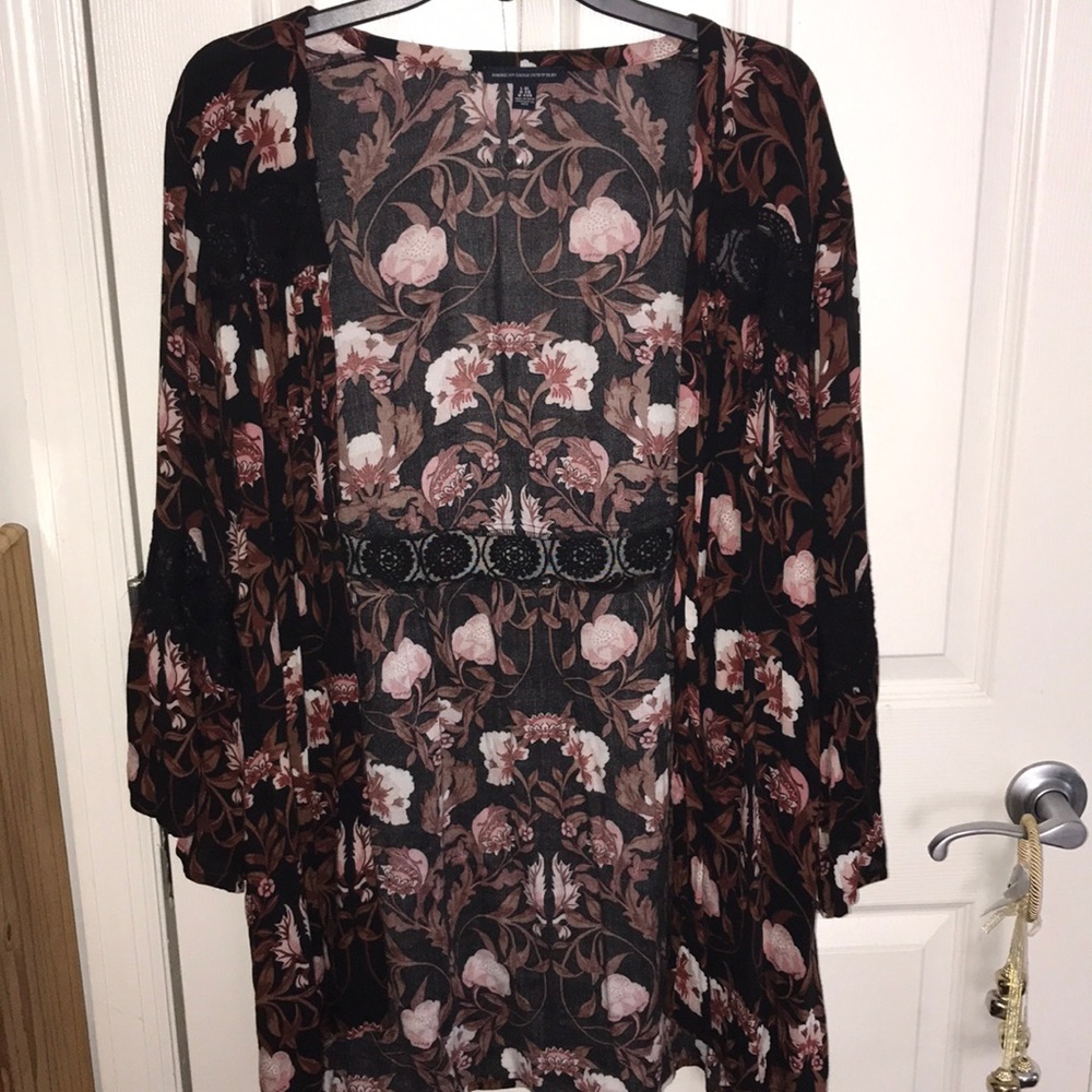 American Eagle kimono